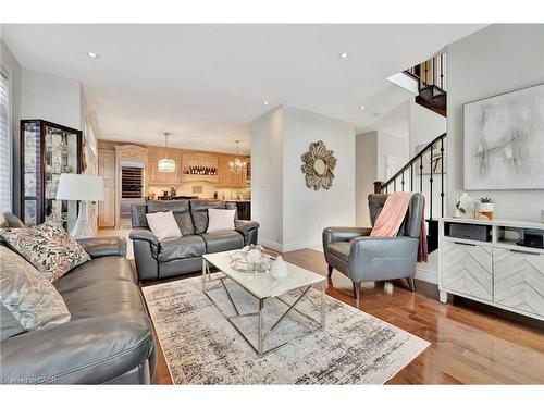 3 Rianna Court, Hamilton, ON - Indoor Photo Showing Living Room