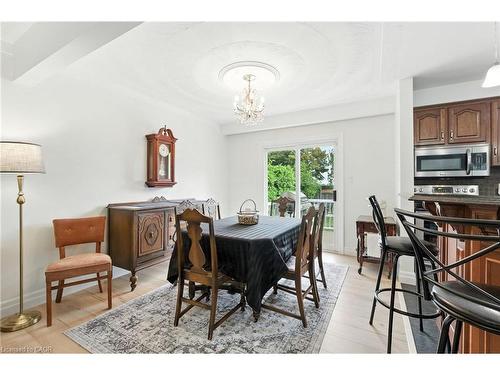 20 Woodside Drive, Hamilton, ON - Indoor Photo Showing Dining Room