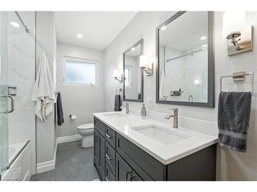 20 Woodside Drive, Hamilton, ON - Indoor Photo Showing Bathroom