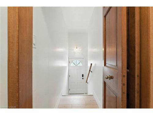20 Woodside Drive, Hamilton, ON - Indoor Photo Showing Other Room