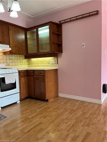 308-10 Woodman Drive S, Hamilton, ON - Indoor Photo Showing Kitchen