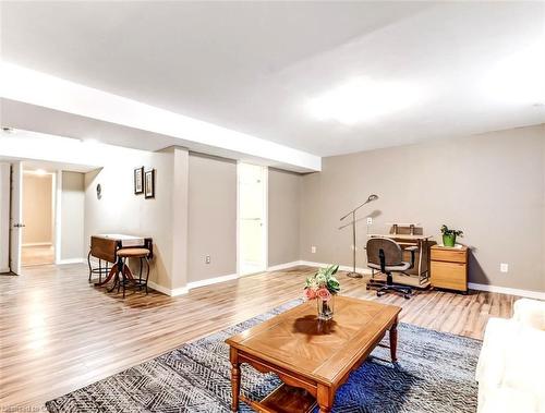 10 Birchall Lane, St. Thomas, ON - Indoor Photo Showing Living Room