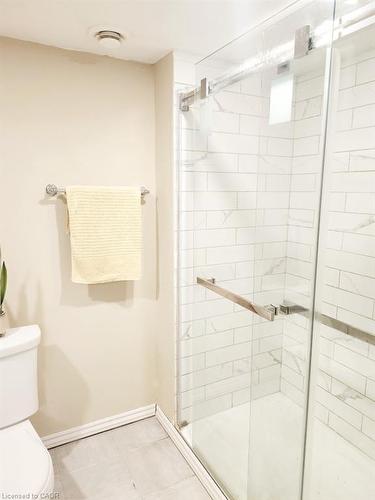10 Birchall Lane, St. Thomas, ON - Indoor Photo Showing Bathroom