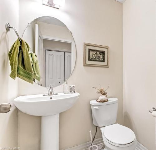 10 Birchall Lane, St. Thomas, ON - Indoor Photo Showing Bathroom