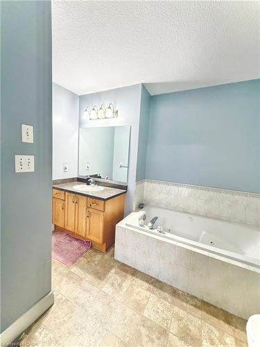 33 Bankside Drive, Kitchener, ON - Indoor Photo Showing Bathroom