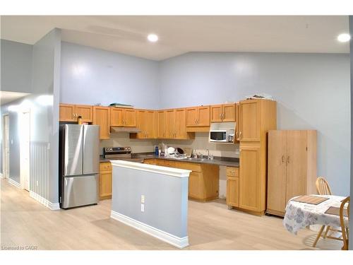 33 Bankside Drive, Kitchener, ON - Indoor Photo Showing Kitchen