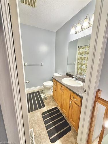 33 Bankside Drive, Kitchener, ON - Indoor Photo Showing Bathroom