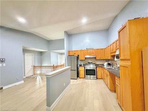 33 Bankside Drive, Kitchener, ON - Indoor Photo Showing Kitchen