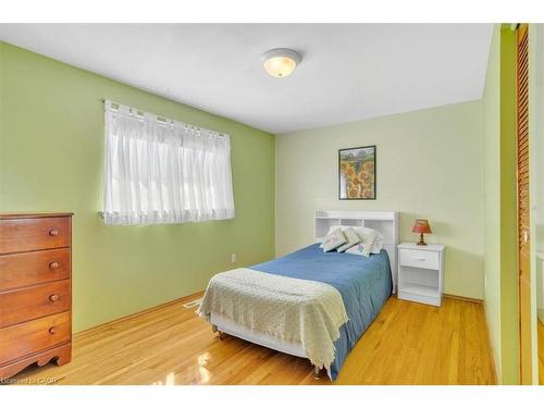 21 Willis Drive, Brampton, ON - Indoor Photo Showing Bedroom