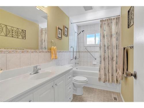 21 Willis Drive, Brampton, ON - Indoor Photo Showing Bathroom