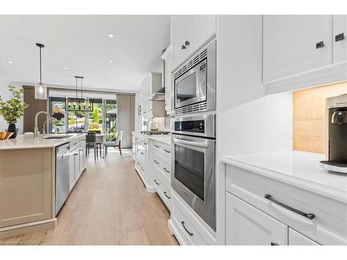 237 River Birch Street, Kitchener, ON - Indoor Photo Showing Kitchen With Upgraded Kitchen