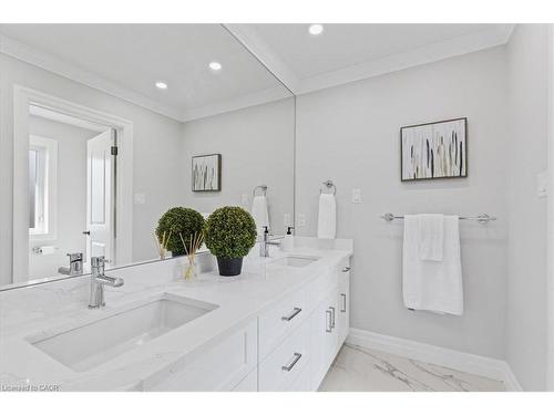 237 River Birch Street, Kitchener, ON - Indoor Photo Showing Bathroom