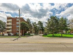 220-198 Scott Street  St. Catharines, ON L2N 5T3