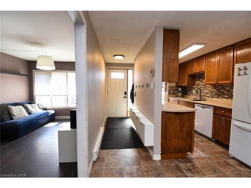 302 Linden Drive, Cambridge, ON - Indoor Photo Showing Kitchen