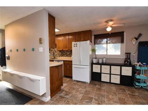 302 Linden Drive, Cambridge, ON - Indoor Photo Showing Kitchen