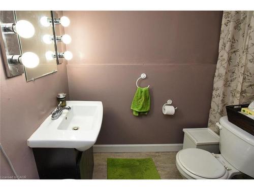 302 Linden Drive, Cambridge, ON - Indoor Photo Showing Bathroom
