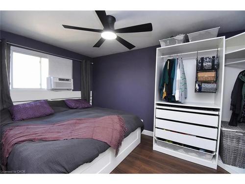 302 Linden Drive, Cambridge, ON - Indoor Photo Showing Bedroom