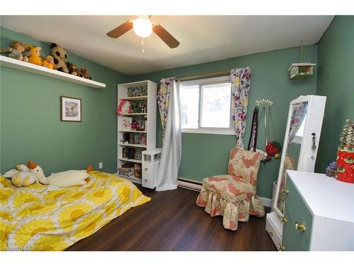 302 Linden Drive, Cambridge, ON - Indoor Photo Showing Bedroom