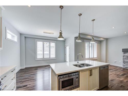 2527 Holbrook Drive, London, ON - Indoor Photo Showing Kitchen With Double Sink