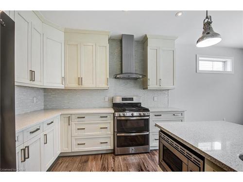 2527 Holbrook Drive, London, ON - Indoor Photo Showing Kitchen