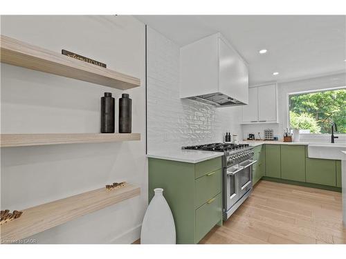 514 Oxbow Road, Waterloo, ON - Indoor Photo Showing Kitchen With Upgraded Kitchen