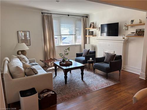 23-285 King Street W, Hamilton, ON - Indoor Photo Showing Living Room