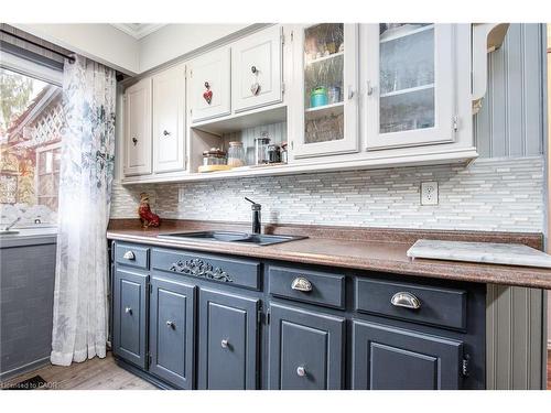 568 Strasburg Road, Kitchener, ON - Indoor Photo Showing Kitchen