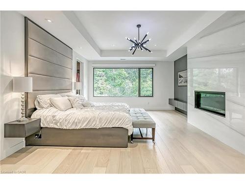 421 Chartwell Road, Oakville, ON - Indoor Photo Showing Bedroom