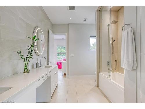 421 Chartwell Road, Oakville, ON - Indoor Photo Showing Bathroom