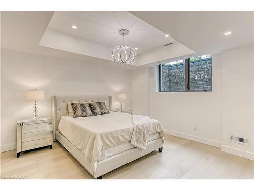 421 Chartwell Road, Oakville, ON - Indoor Photo Showing Bedroom