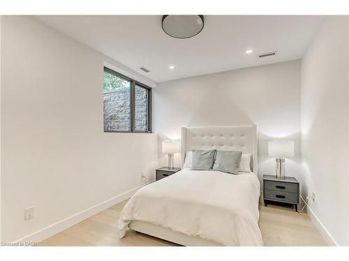 421 Chartwell Road, Oakville, ON - Indoor Photo Showing Bedroom