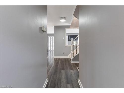 48-2825 Gananoque Drive, Mississauga, ON - Indoor Photo Showing Other Room