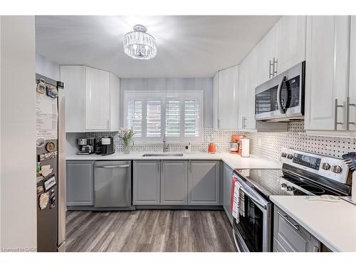 48-2825 Gananoque Drive, Mississauga, ON - Indoor Photo Showing Kitchen
