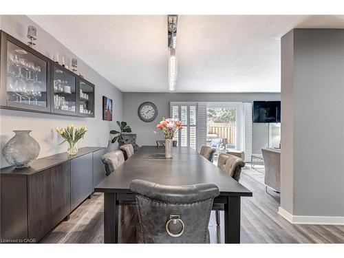 48-2825 Gananoque Drive, Mississauga, ON - Indoor Photo Showing Dining Room