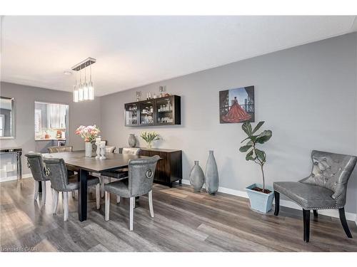 48-2825 Gananoque Drive, Mississauga, ON - Indoor Photo Showing Dining Room
