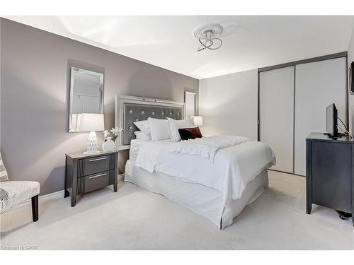 48-2825 Gananoque Drive, Mississauga, ON - Indoor Photo Showing Bedroom