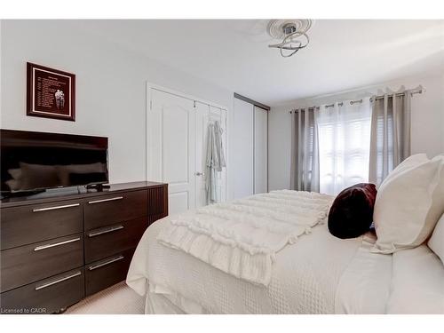 48-2825 Gananoque Drive, Mississauga, ON - Indoor Photo Showing Bedroom