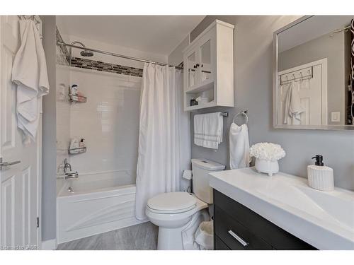 48-2825 Gananoque Drive, Mississauga, ON - Indoor Photo Showing Bathroom