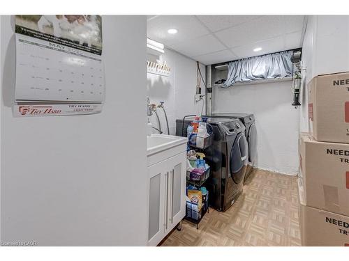 48-2825 Gananoque Drive, Mississauga, ON - Indoor Photo Showing Laundry Room