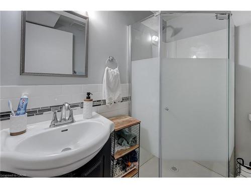 48-2825 Gananoque Drive, Mississauga, ON - Indoor Photo Showing Bathroom