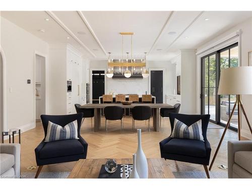 46 Second Street, Oakville, ON - Indoor Photo Showing Living Room