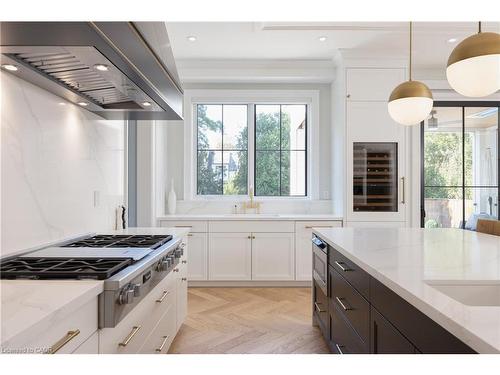 46 Second Street, Oakville, ON - Indoor Photo Showing Kitchen With Upgraded Kitchen