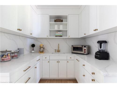 46 Second Street, Oakville, ON - Indoor Photo Showing Kitchen