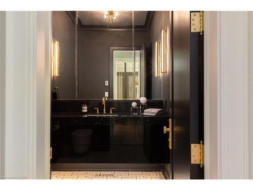 46 Second Street, Oakville, ON - Indoor Photo Showing Bathroom