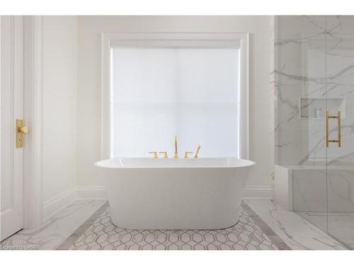 46 Second Street, Oakville, ON - Indoor Photo Showing Bathroom