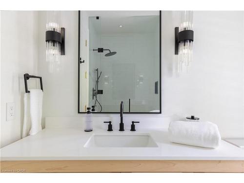 46 Second Street, Oakville, ON - Indoor Photo Showing Bathroom