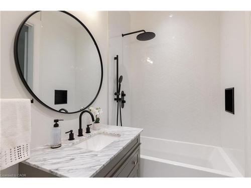 46 Second Street, Oakville, ON - Indoor Photo Showing Bathroom