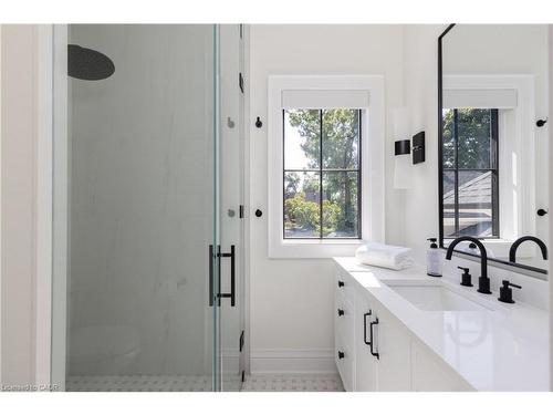 46 Second Street, Oakville, ON - Indoor Photo Showing Bathroom