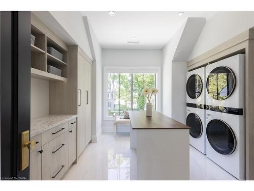 46 Second Street, Oakville, ON - Indoor Photo Showing Laundry Room