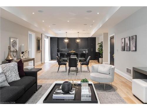 46 Second Street, Oakville, ON - Indoor Photo Showing Living Room